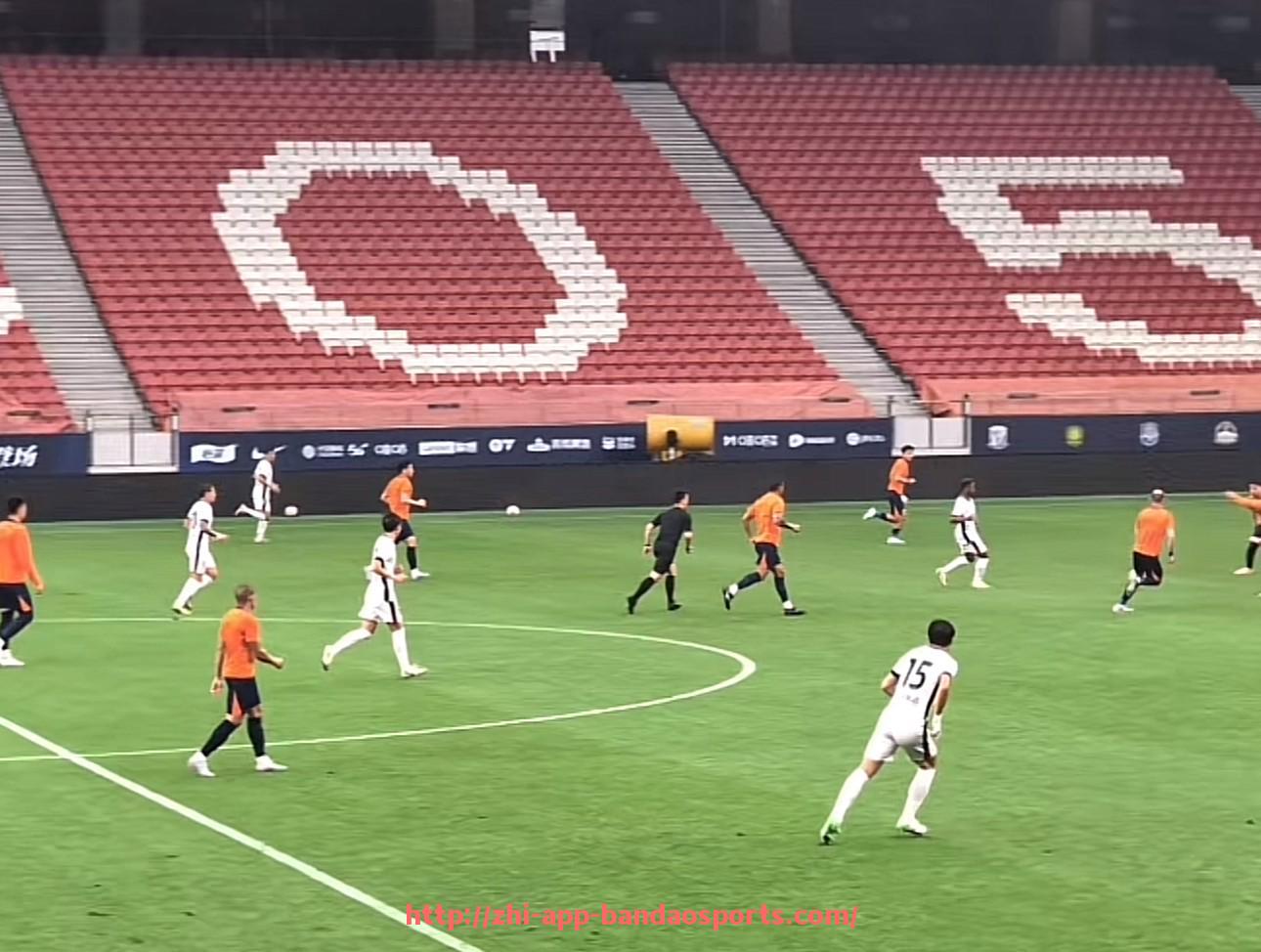 半岛体育app-篮球训练中“应对高压防守的快节奏传导训练”是否能提升攻防平衡度