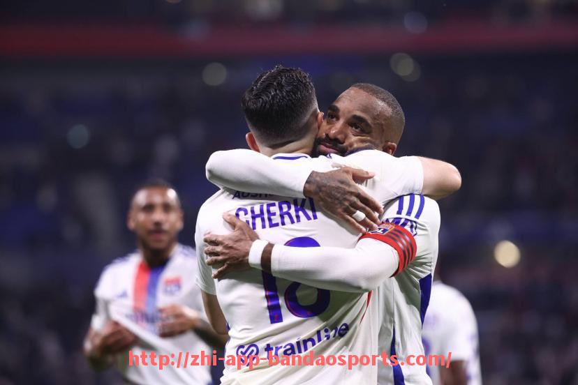 半岛体育app-法甲比赛裁判争议判罚新闻汇总